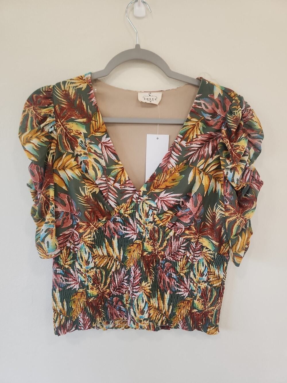Ember Floral Aloha Hawaiian Crop Top Medium V-neck NWT M